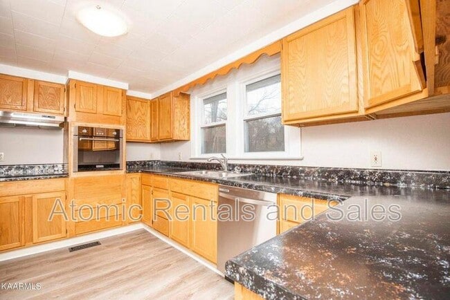 Foto del edificio - 703 W 2nd Ave