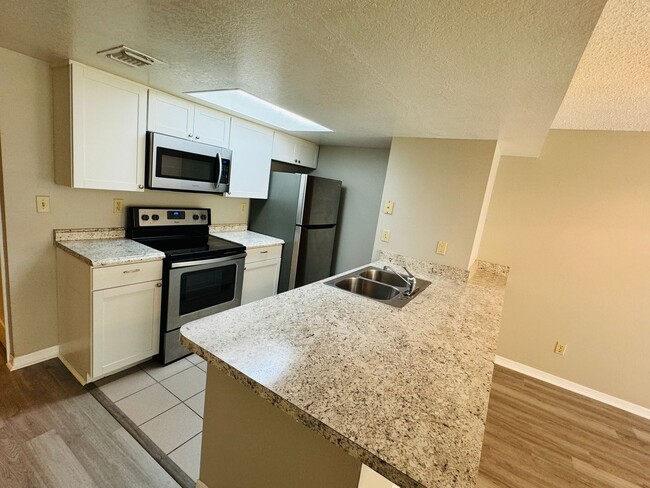 Building Photo - 3 Bedroom/2 bathroom Condo in Kissimmee!!