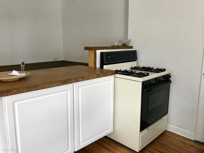 Foto del edificio - 2311 Jane St