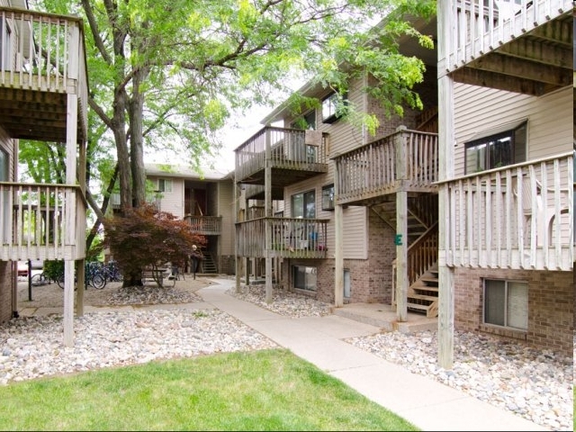 Building Photo - Courtyard Flatlets