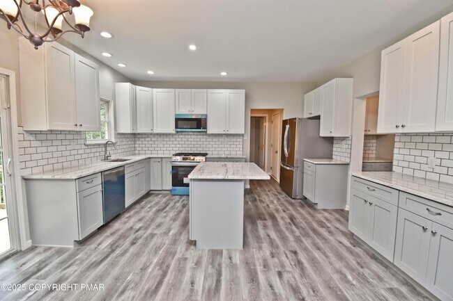 Foto del edificio - 557 Marco Way