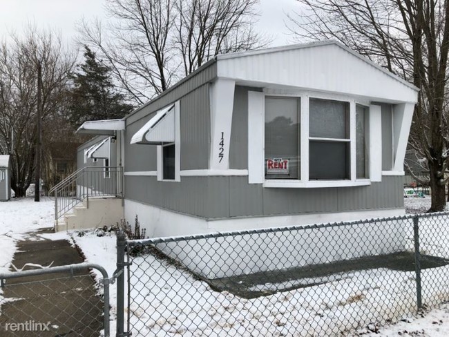 Building Photo - 3 br, 1.5 bath House - 1427 spring garden rd