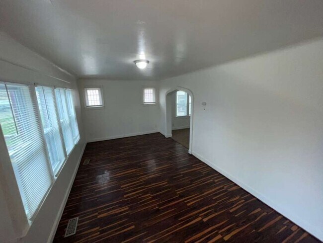 Foto del edificio - 20290 Annott Ave