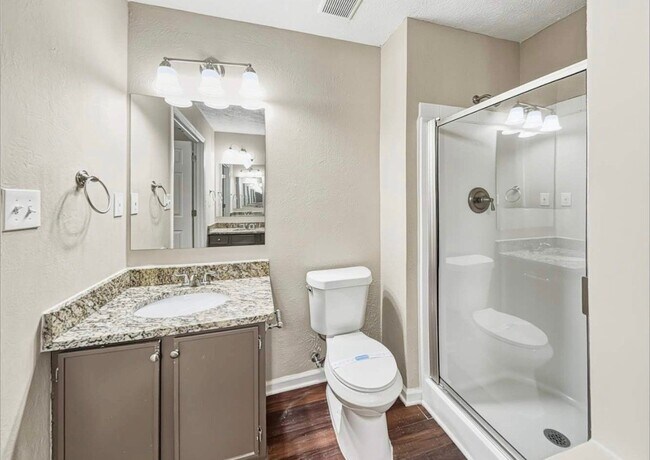 Foto del edificio - 6612 Crossing Creek Point
