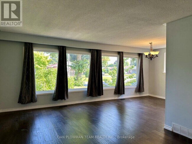 Photo du bâtiment - 775 Ascot Ave