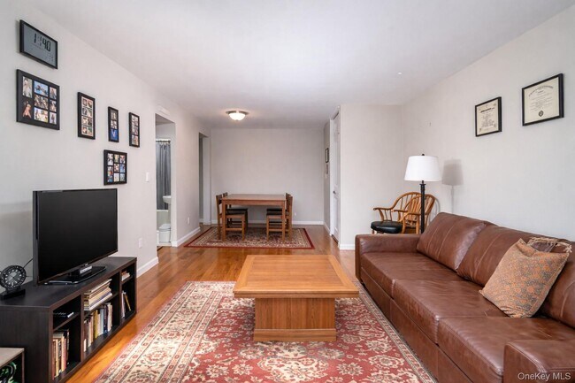 Foto del edificio - 21 Fairview Ave