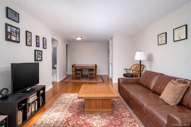 Building Photo - 21 Fairview Ave