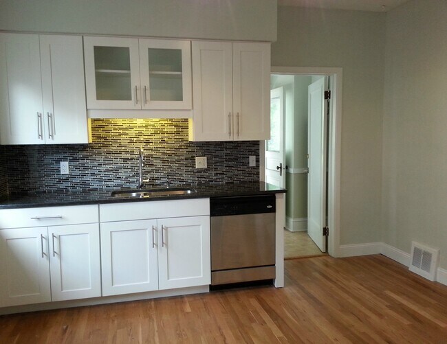 Foto del edificio - 2525 E 124th St