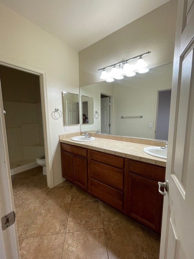 Foto del edificio - 1170 N Opal Dr