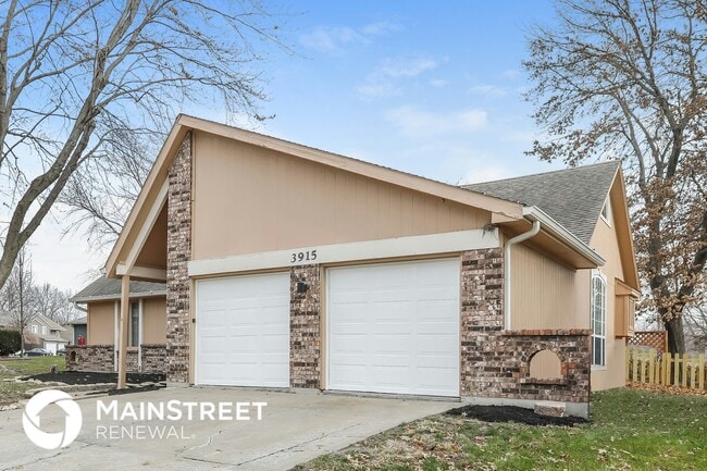 Building Photo - 3915 SW Regatta Dr