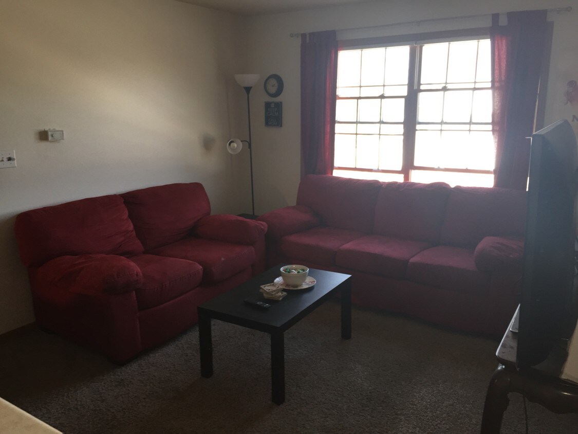 123 Sheldon Ave, Ames, IA 50014 Apartments in Ames, IA