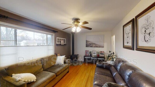 Building Photo - 1208 Chapel Ct