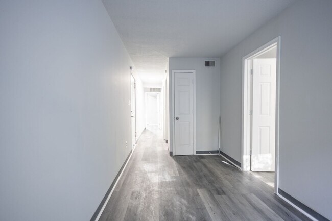 Foto del edificio - Amazing 3 BR/1 BA Apartment in Anacostia with 1 month free rent and 1 year of free parking!