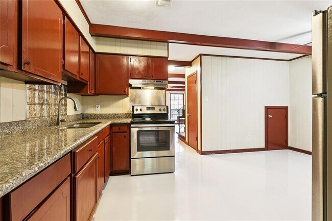 Building Photo - 2450 Copernicus St
