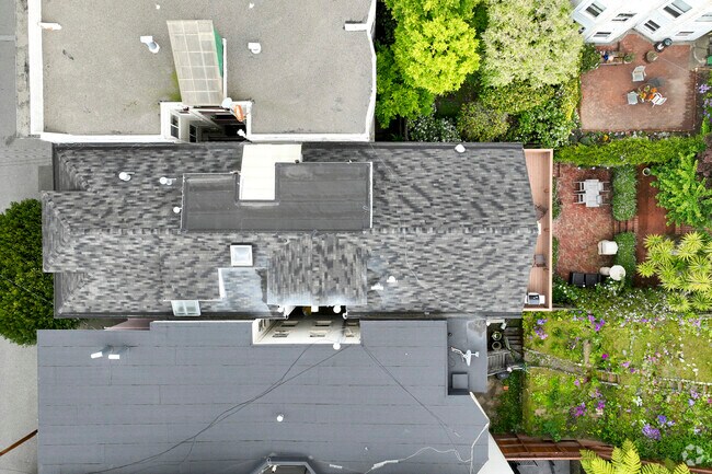 90° top down - 2327 Green St