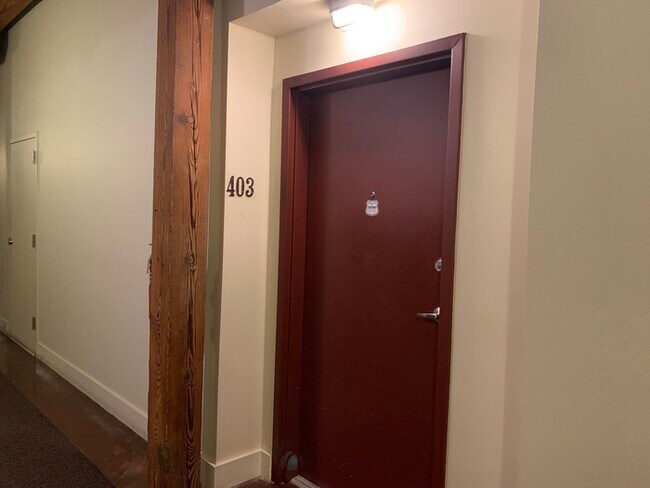 Building Photo - Modern Loft in Popular Lauter Lofts!