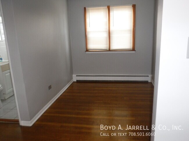 Foto del edificio - 8700 S Merrill Ave