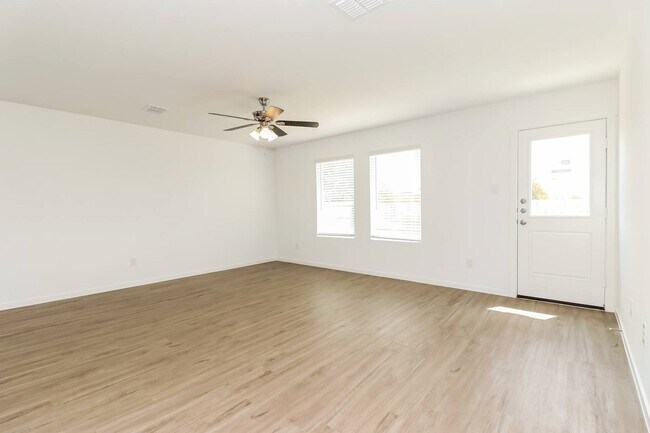 Foto del edificio - 7133 Landings Edge Rd