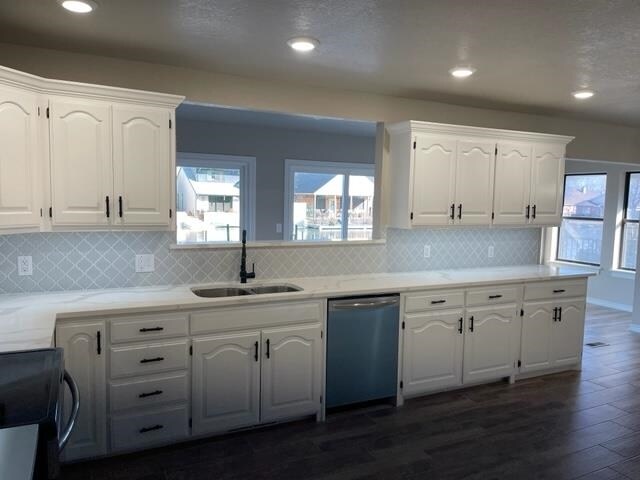 Foto del edificio - 3642 Lakeshore Dr