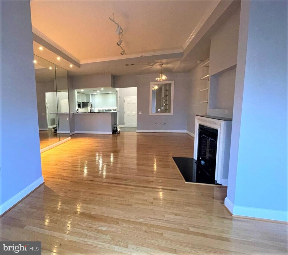 11776 Stratford House Pl Unit 104, Reston, VA 20190 Room for Rent in