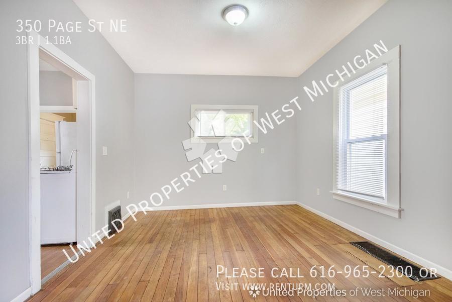 Foto principal - Available Now | Cozy Three Bedroom Home | ...