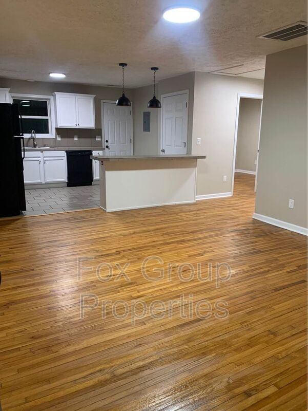 Foto del edificio - 403 E J St