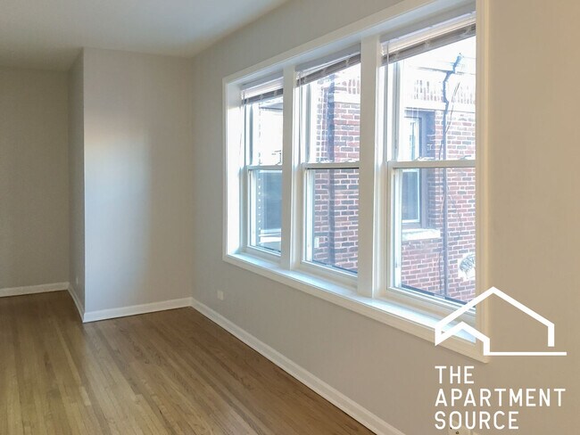 Foto del edificio - 3710 N Sheffield Ave