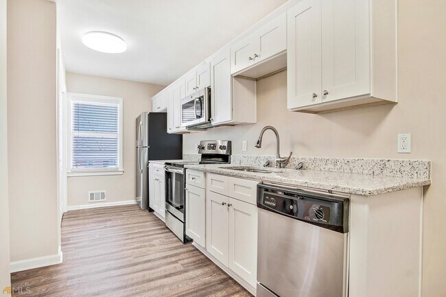 Building Photo - 2886 Belleau Ln SE