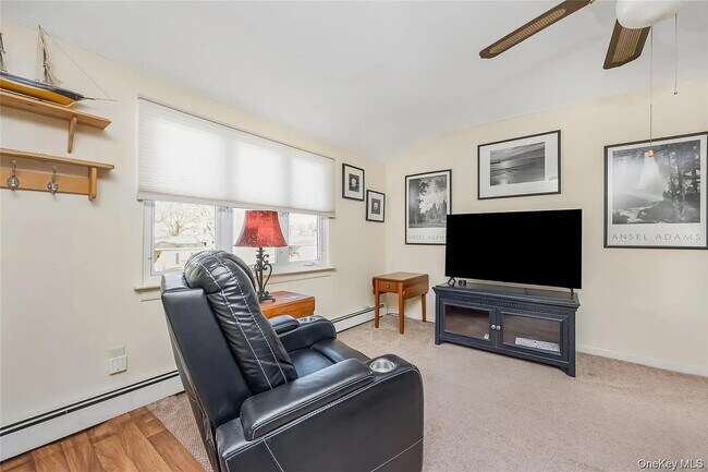 Foto del edificio - 10 Leanore Dr