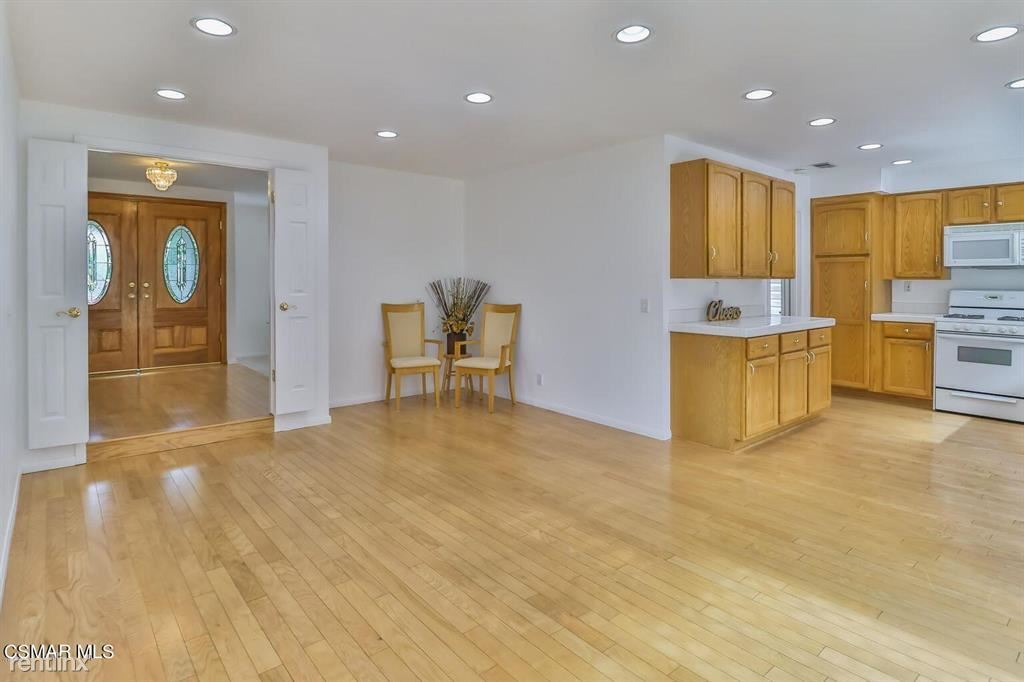 Foto principal - 4 br, 2 bath House - 216 Asta Ave