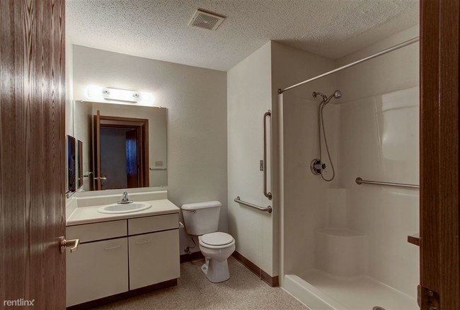 Building Photo - 4550 N Breton Ct SE