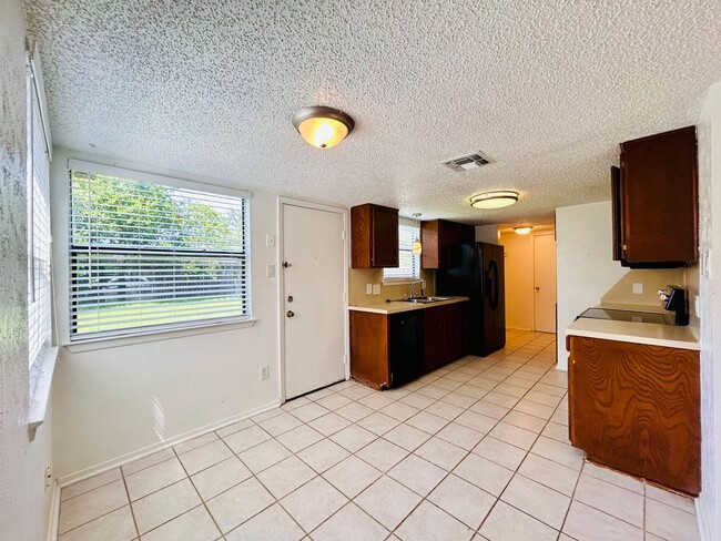 Foto del edificio - 8800 Clearbrook Trail