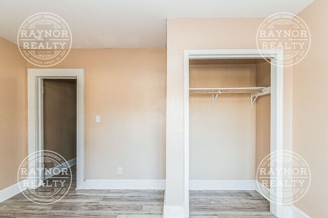 Foto del edificio - 641 Kenwood Ave