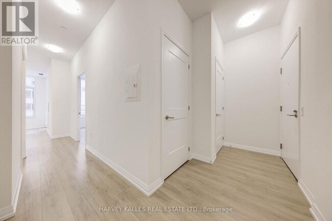 Photo du bâtiment - 50-350 Dunfield Ave