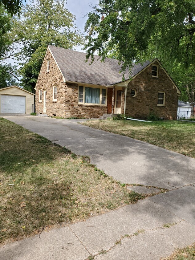 2133 S 58th St, Lincoln, NE 68506 House Rental in Lincoln, NE
