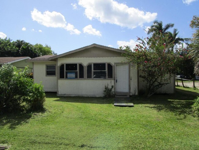 15790 Pine Ridge Rd, House for Rent in Fort Myers, FL