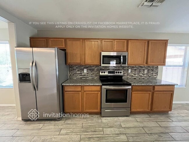Foto del edificio - 11310 N 161st Dr