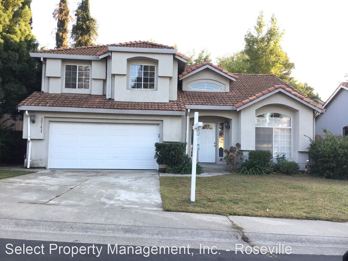 Primary Photo - 5 br, 2.5 bath House - 3741 Aurora Loop
