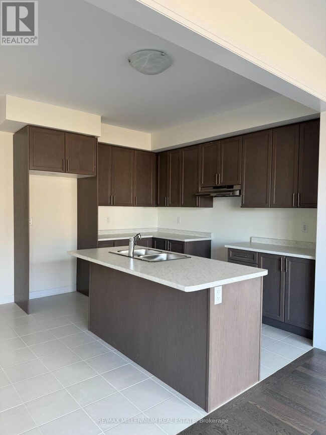 Building Photo - 131 Gillespie Dr