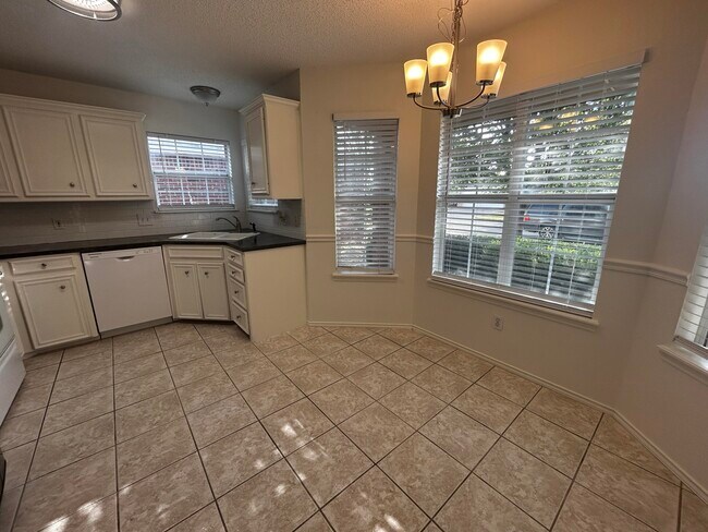 Foto del edificio - 8108 Sherman Ave