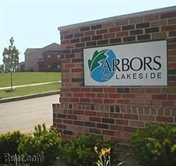 Foto del edificio - 2921 Woods Circle Dr