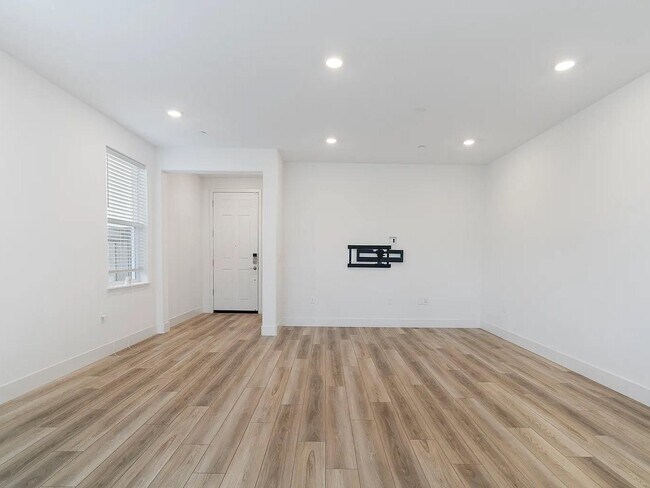 Foto del edificio - 8333 Kyler Rd