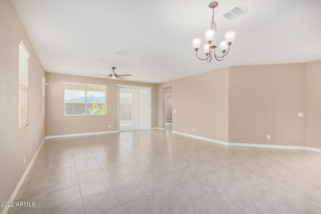 Building Photo - 8451 S 164th Dr