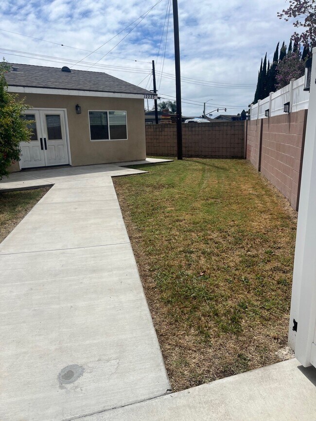 Foto del edificio - 12225 Brookhaven Park