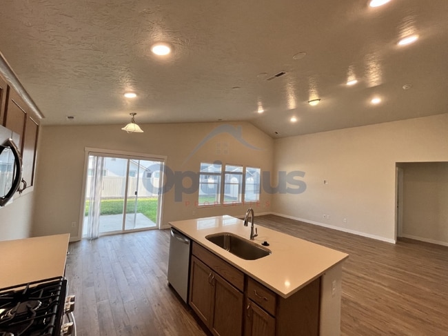 Foto del edificio - Beautiful 4-Bedroom Home in a Peaceful Nampa Community