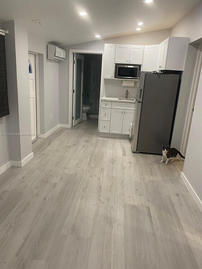 Foto del edificio - 1479 NE 180th St