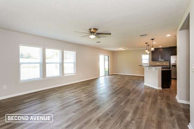 Foto del edificio - 15886 Hutton LN