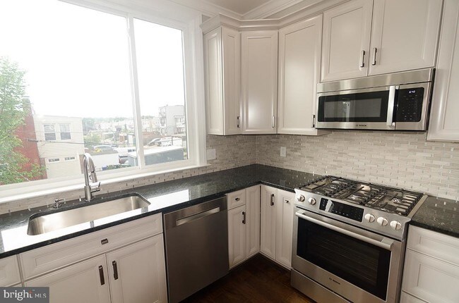 Foto del edificio - 2417 Benning Rd NE