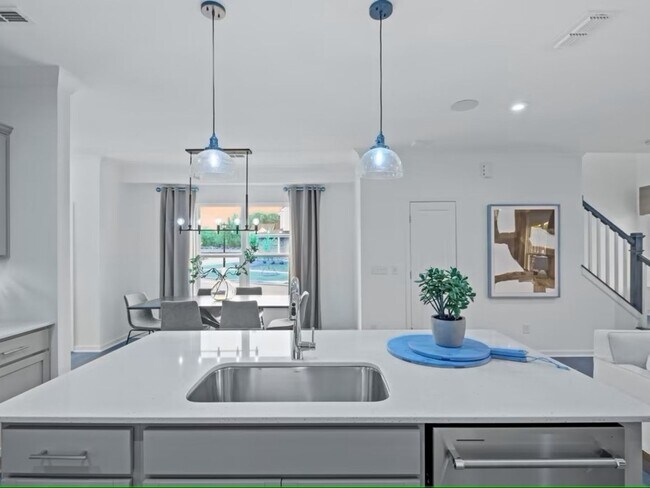 Foto del edificio - 3 Bedroom Townhome in Concord- Brand New
