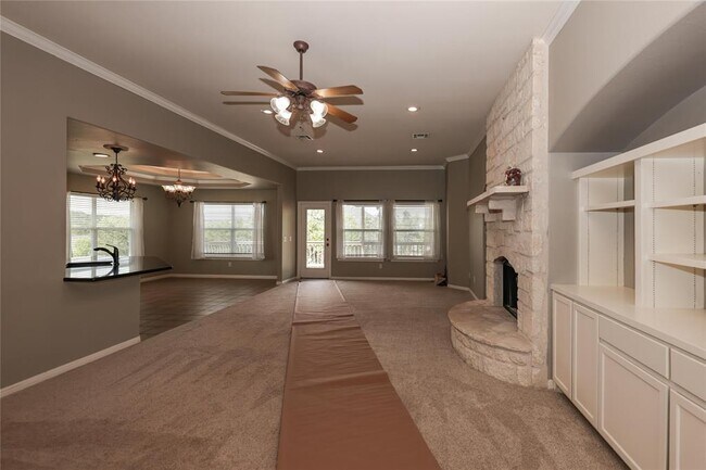 Building Photo - 8 Rosewood Cir
